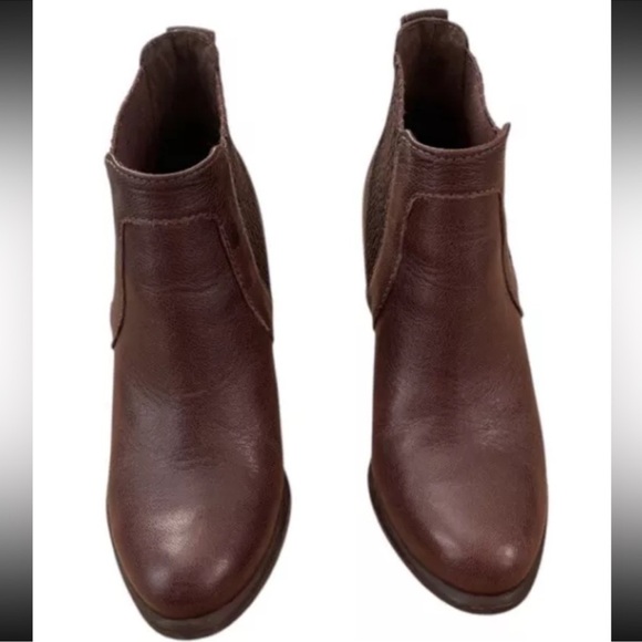 UGG Cobie II Brown Leather Ankle Boots Stacked Heel Size 7/38 - Picture 1 of 9